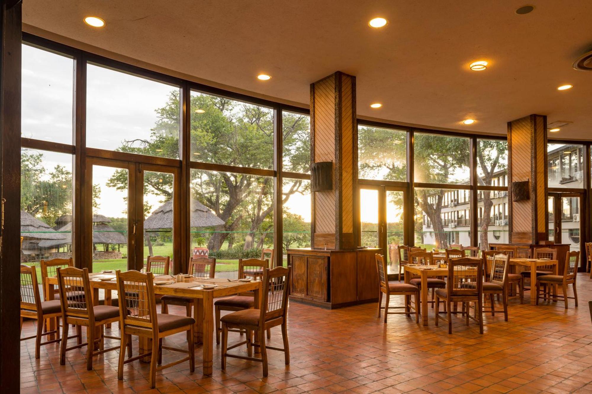 Hwange Safari Lodge Dete Eksteriør billede